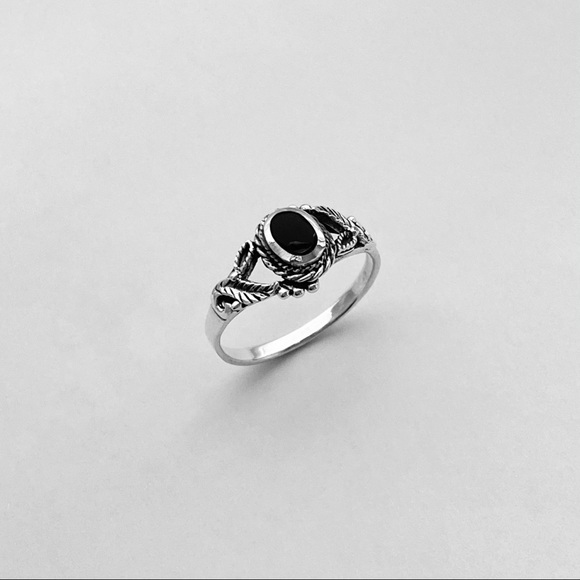 Sterling Silver Black Onyx Ring - Picture 5 of 12